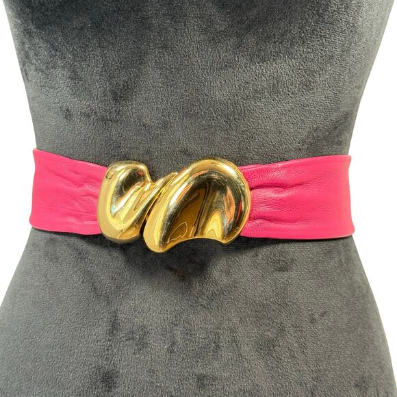 Vintage Stone Mountain Pink Leather Belt w/ Gold Sculptural Clasp 30" USA - Picture 2 of 9